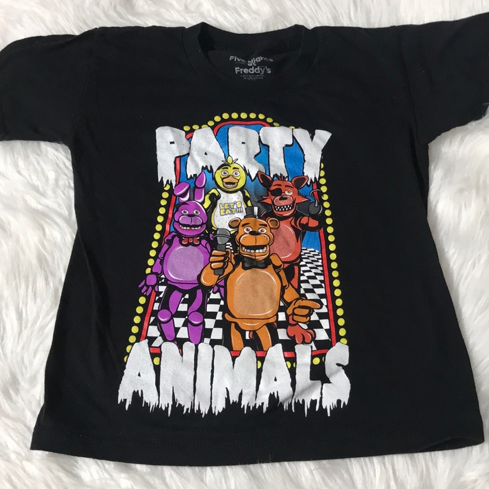Five Nights at Freddy boys tee shirt size XS